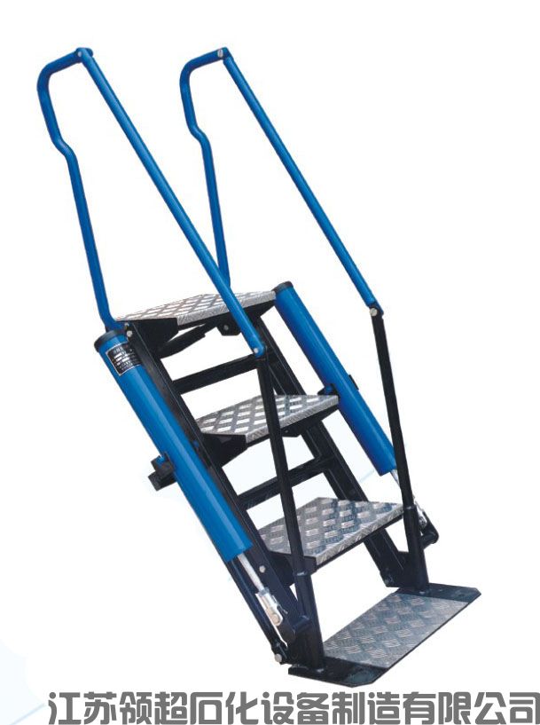 河北保定客戶定制采購的一批折疊式活動(dòng)梯已通過物流發(fā)往使用現(xiàn)場(1)